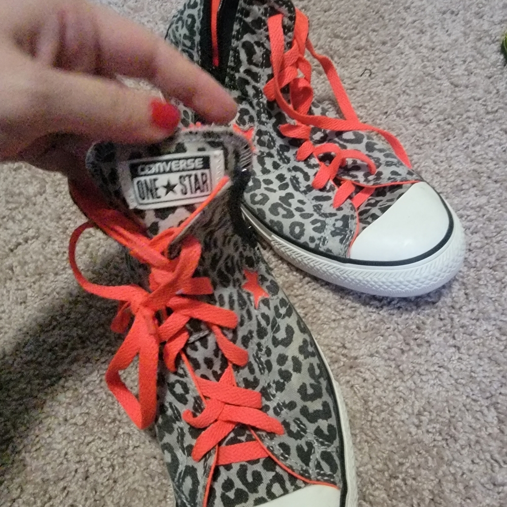 Shoes - Picture 2 of 3